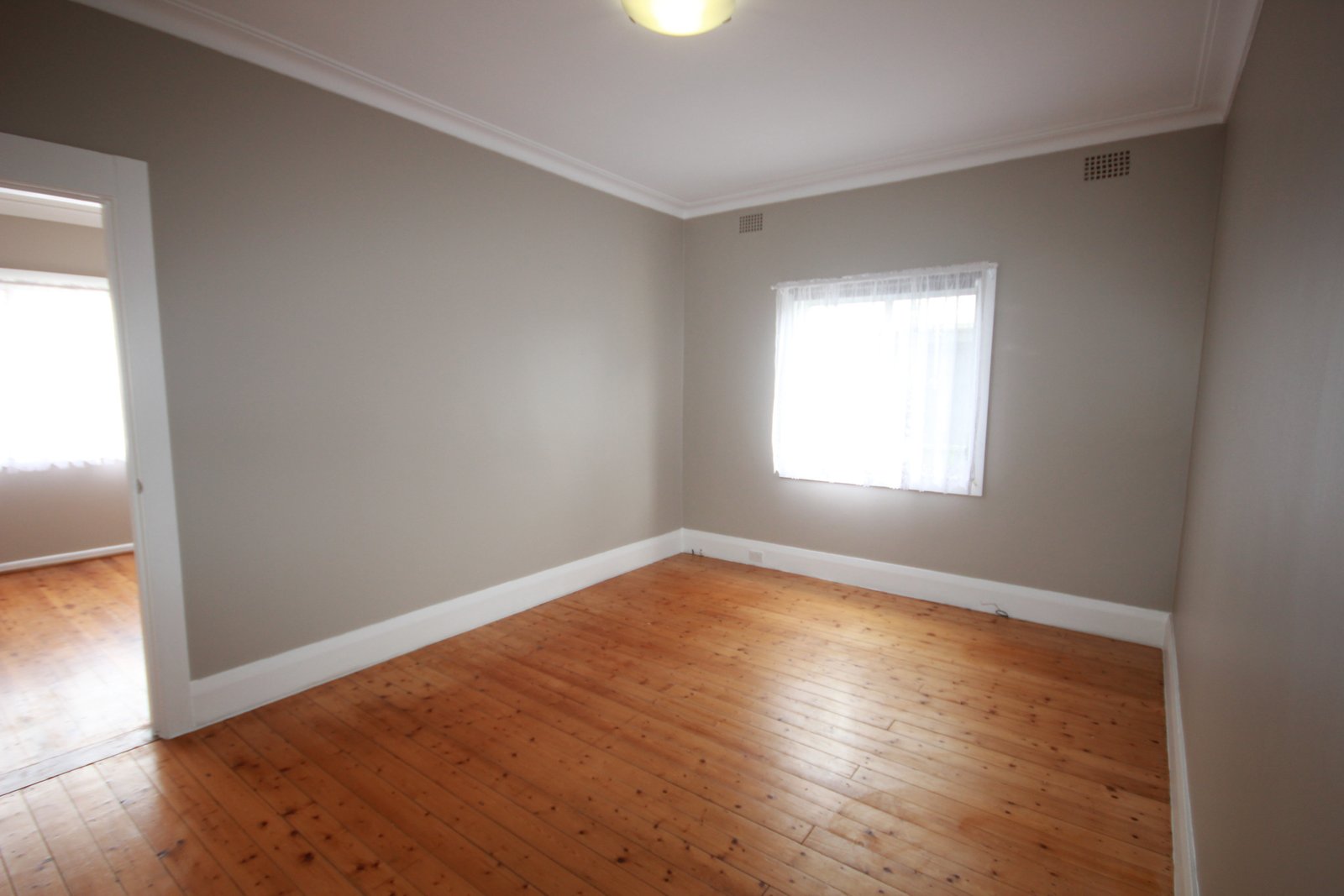 13 Leslie Road BEXLEY 8
