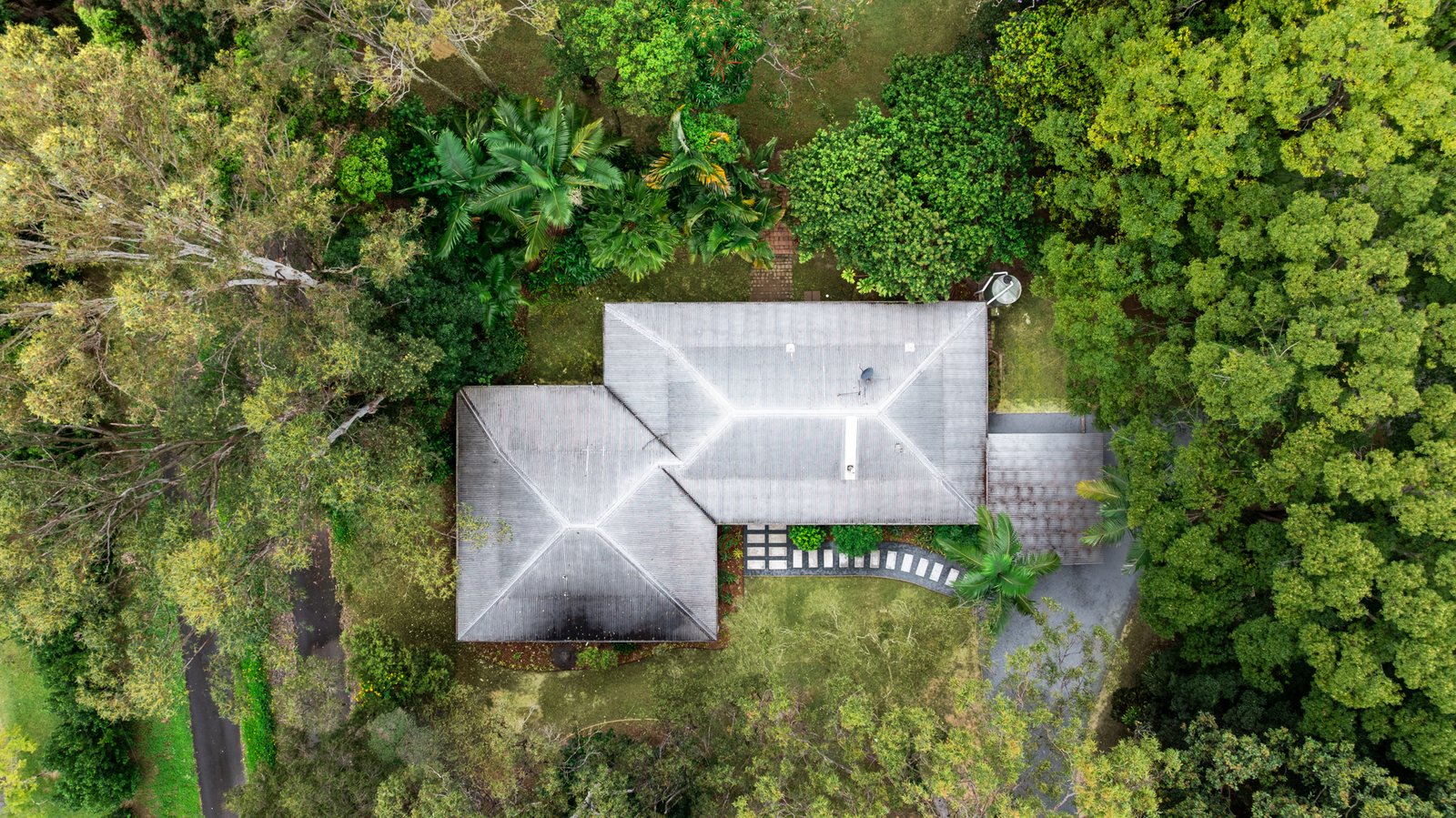 13 Lillee Court CURRUMBIN VALLEY 30