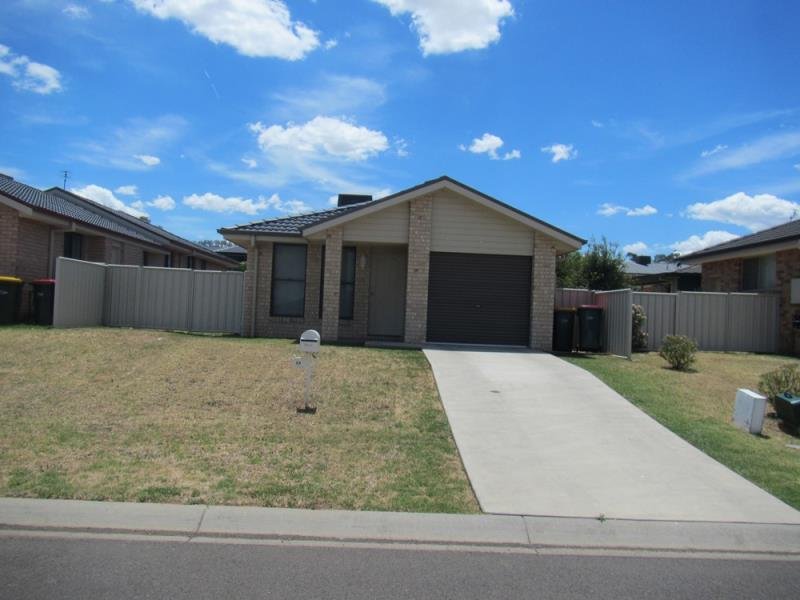 13 Lilly Pilly Court TAMWORTH 1