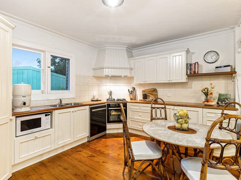 Gallery: 13 Loch Street