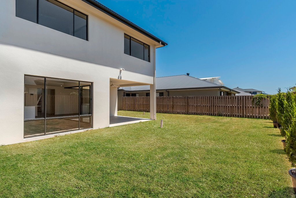 13 Lovat Street HELENSVALE 12