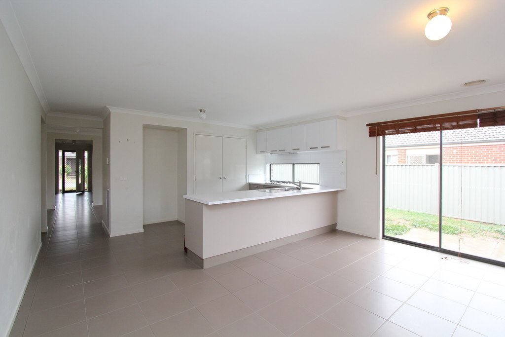 13 Macquarie Close DELACOMBE 3