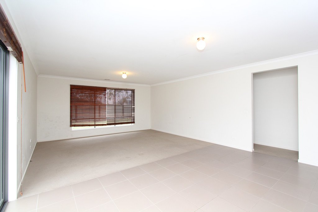 13 Macquarie Close DELACOMBE 4