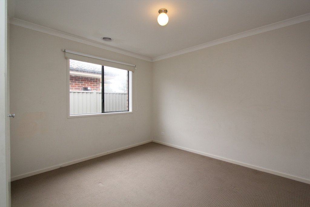 13 Macquarie Close DELACOMBE 10