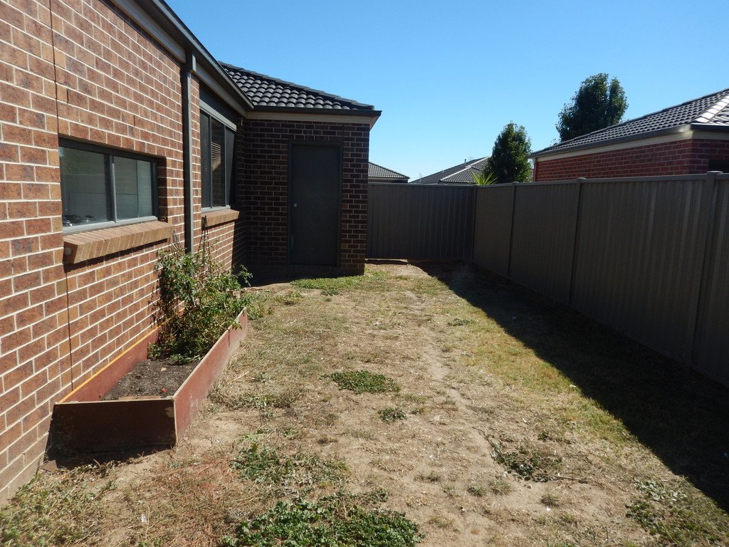 13 Macquarie Close DELACOMBE 12