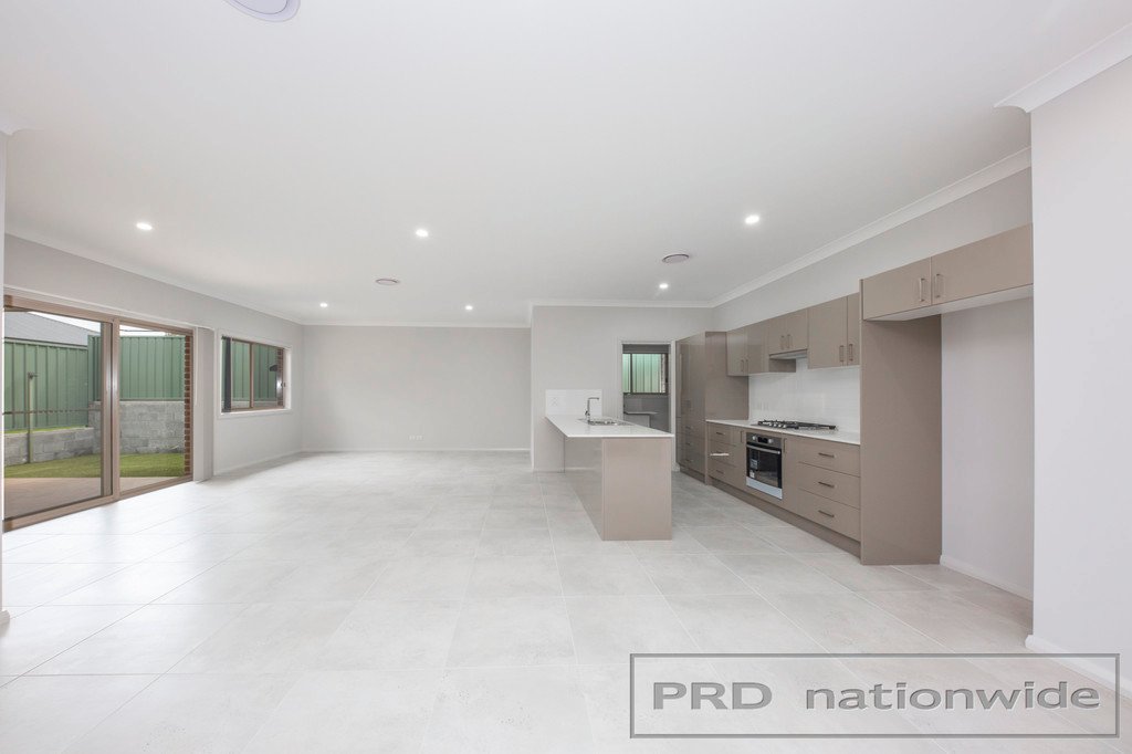 13 Magnetic Drive ASHTONFIELD 5