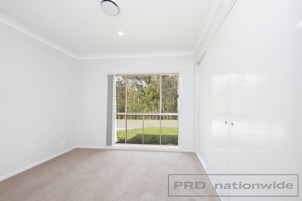 13 Magnetic Drive ASHTONFIELD 8