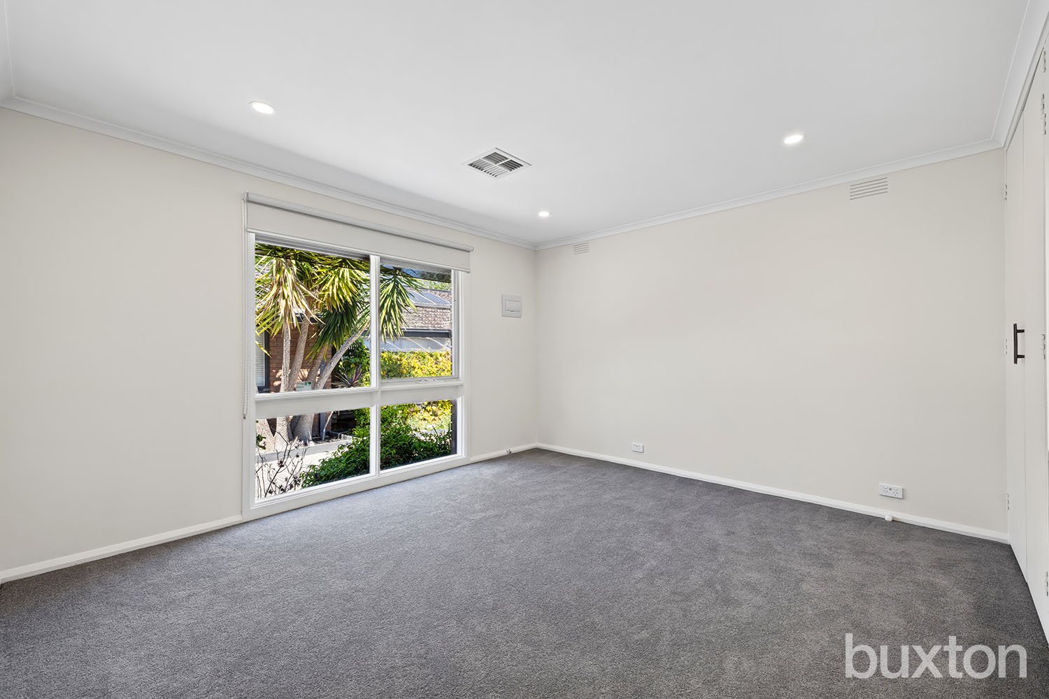 Gallery: 1/3 Major Street