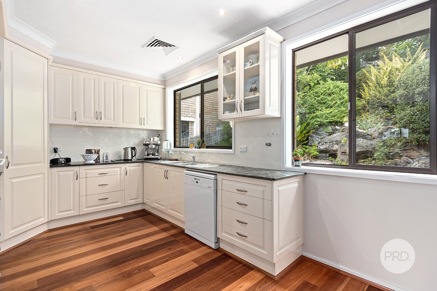13 Maple Street LUGARNO 3
