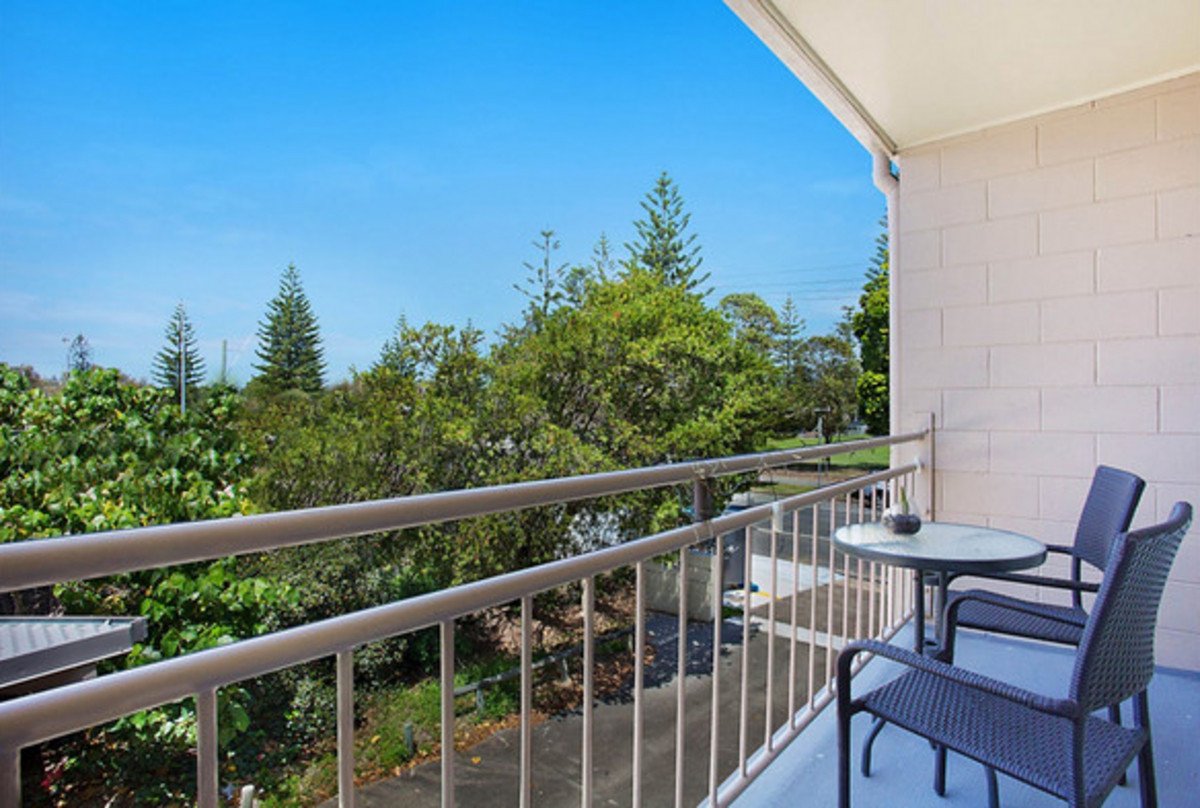 1/3 Margaret Avenue Broadbeach 8