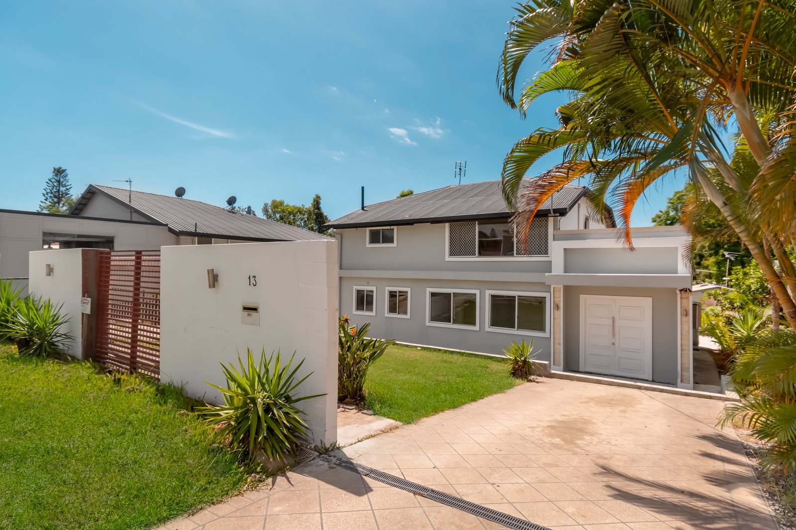 13 Mattocks Road BURLEIGH WATERS 1