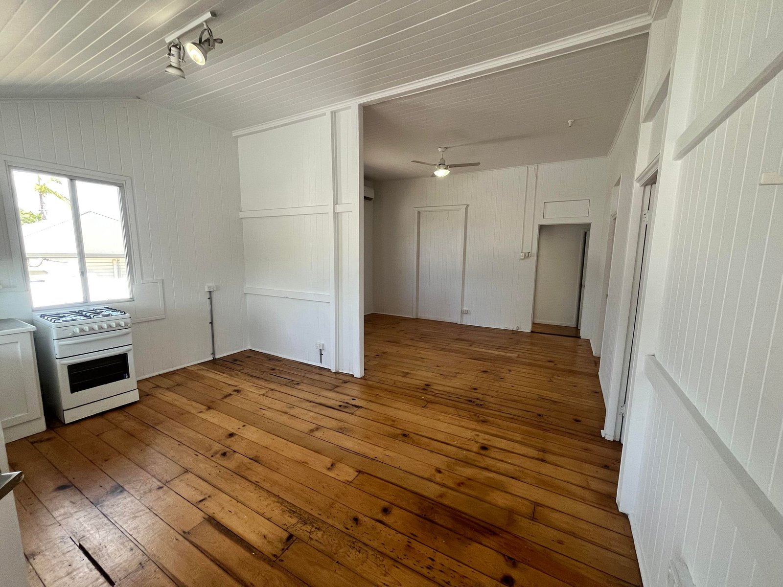 13 Mattocks Road BURLEIGH WATERS 3