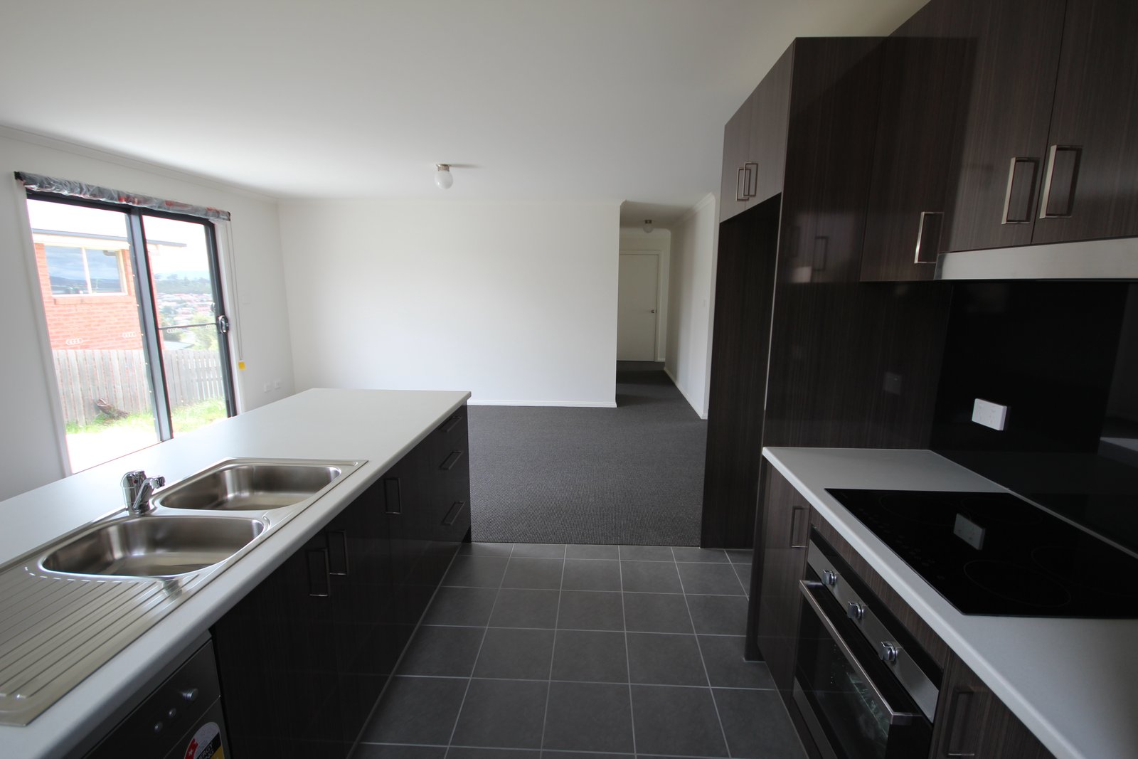 13 McGill Rise CLAREMONT 9