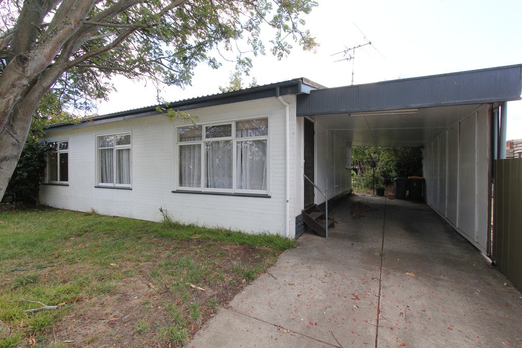 13 Melbourne Road BROWN HILL 1