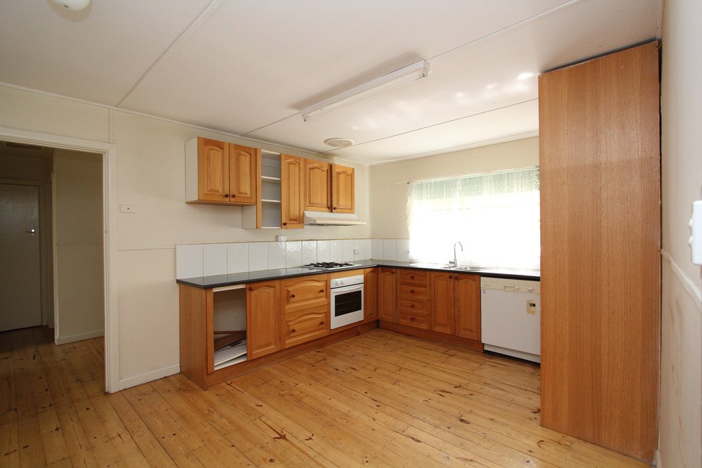 13 Melbourne Road BROWN HILL 3