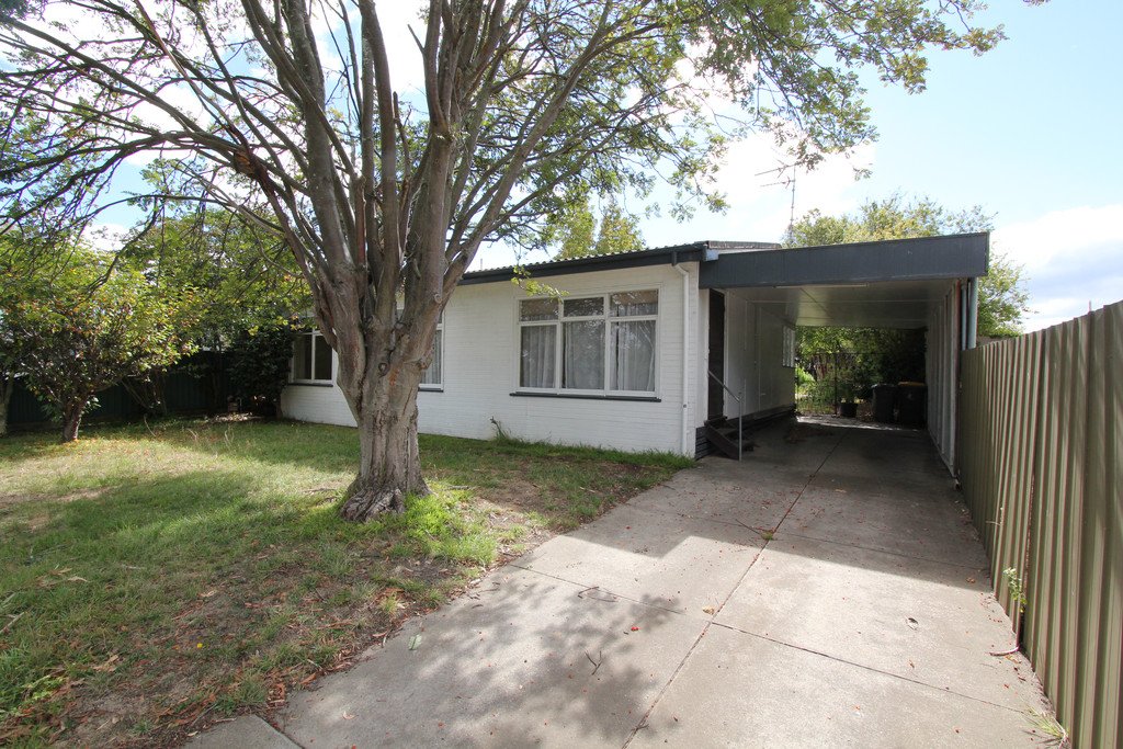 13 Melbourne Road BROWN HILL 11