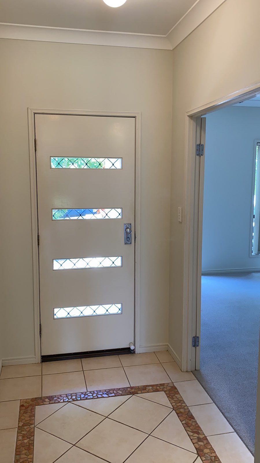 13 Menton Avenue VARSITY LAKES 20