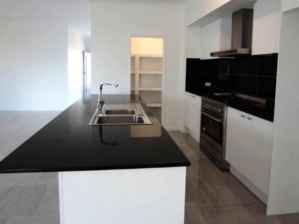 13 Milton Circuit ORAN PARK 3