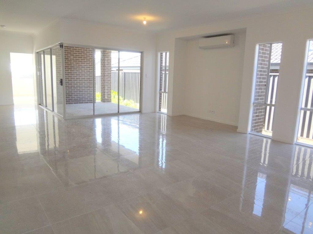 13 Milton Circuit ORAN PARK 5