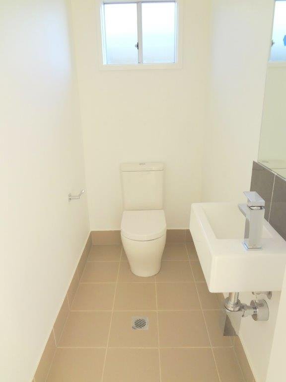 13 Milton Circuit ORAN PARK 12