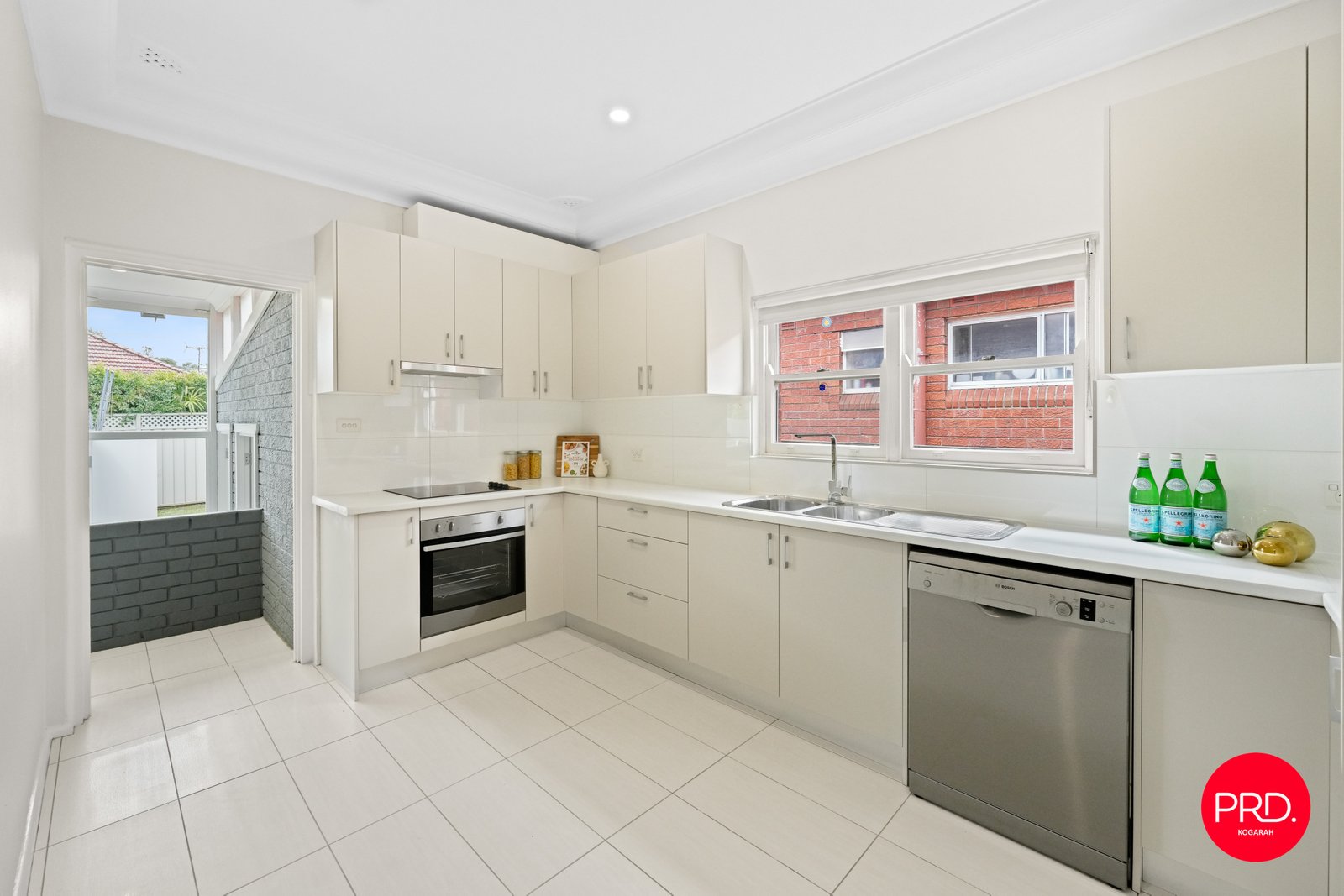 13 Moorefield Avenue KOGARAH 3