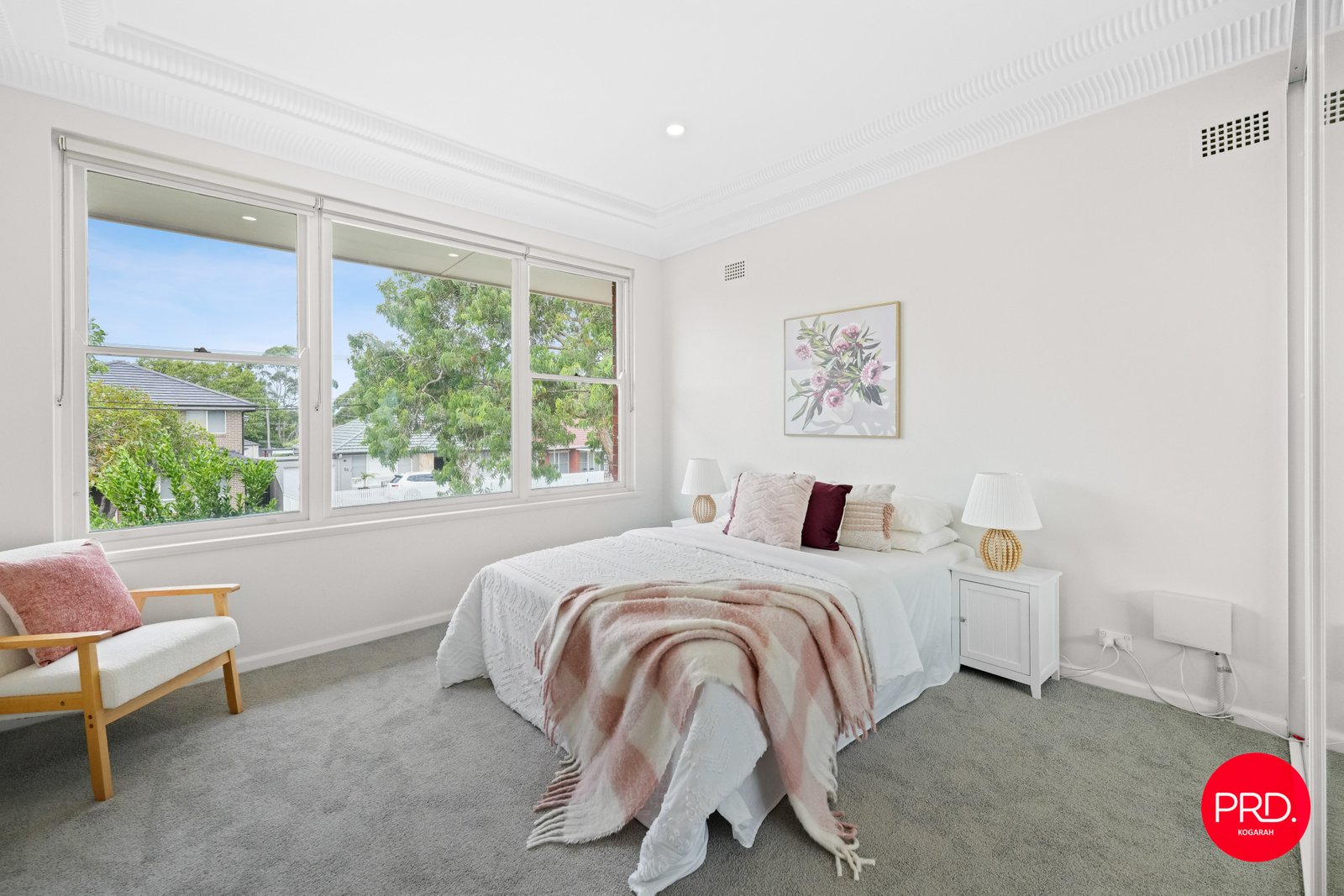 13 Moorefield Avenue KOGARAH 6