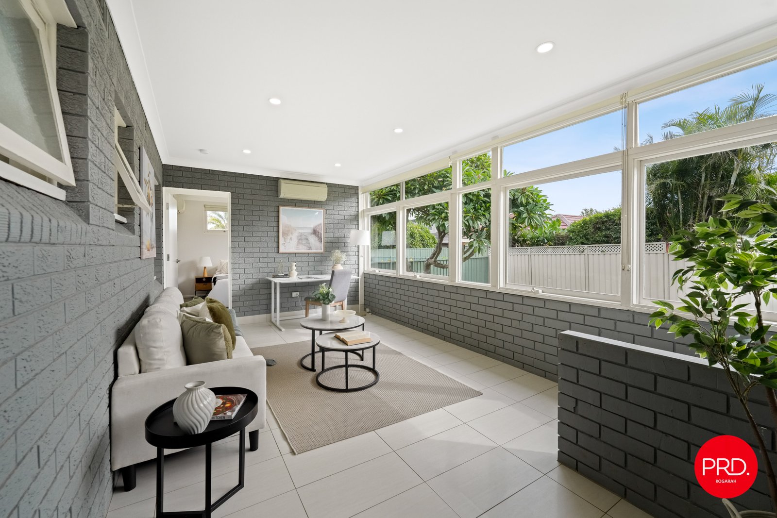 13 Moorefield Avenue KOGARAH 9