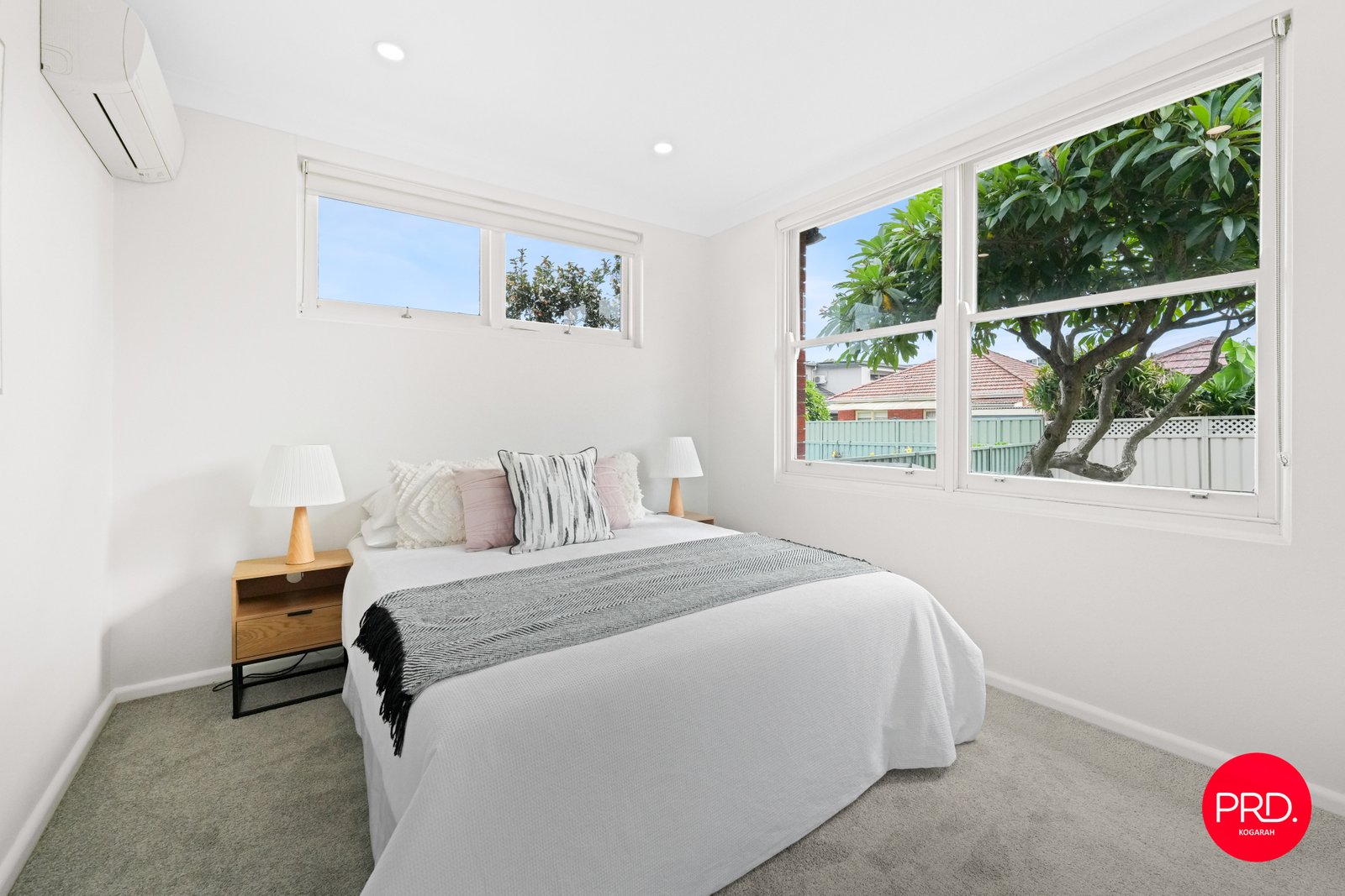 13 Moorefield Avenue KOGARAH 12