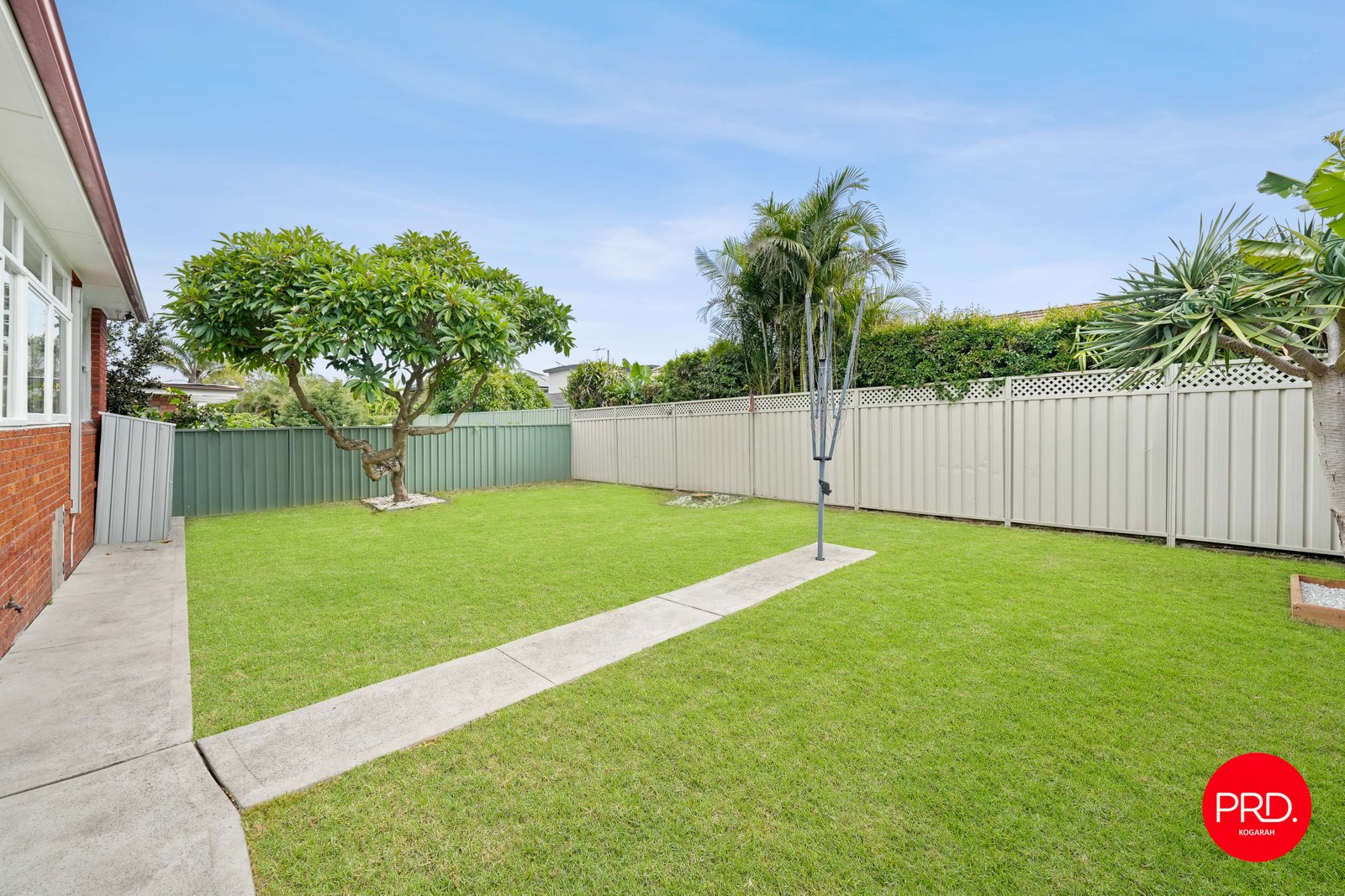 13 Moorefield Avenue KOGARAH 17