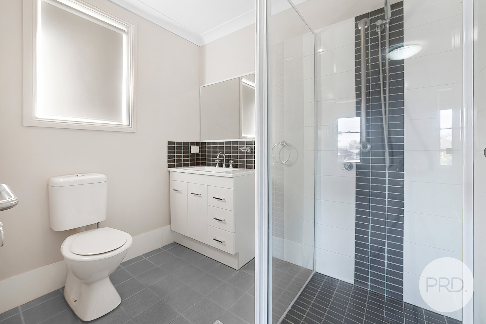 13 Mountain Gum Road TAMWORTH 9