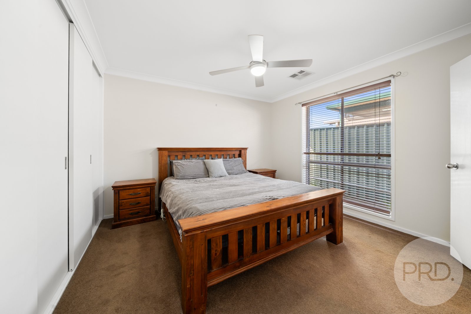 13 Myall Crescent LAKE ALBERT 8