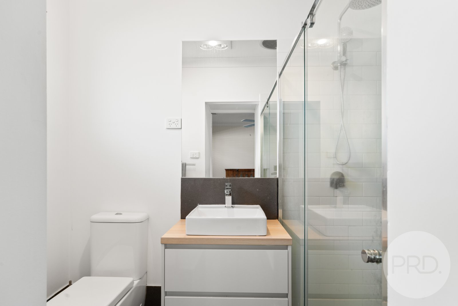 13 Myall Crescent LAKE ALBERT 9