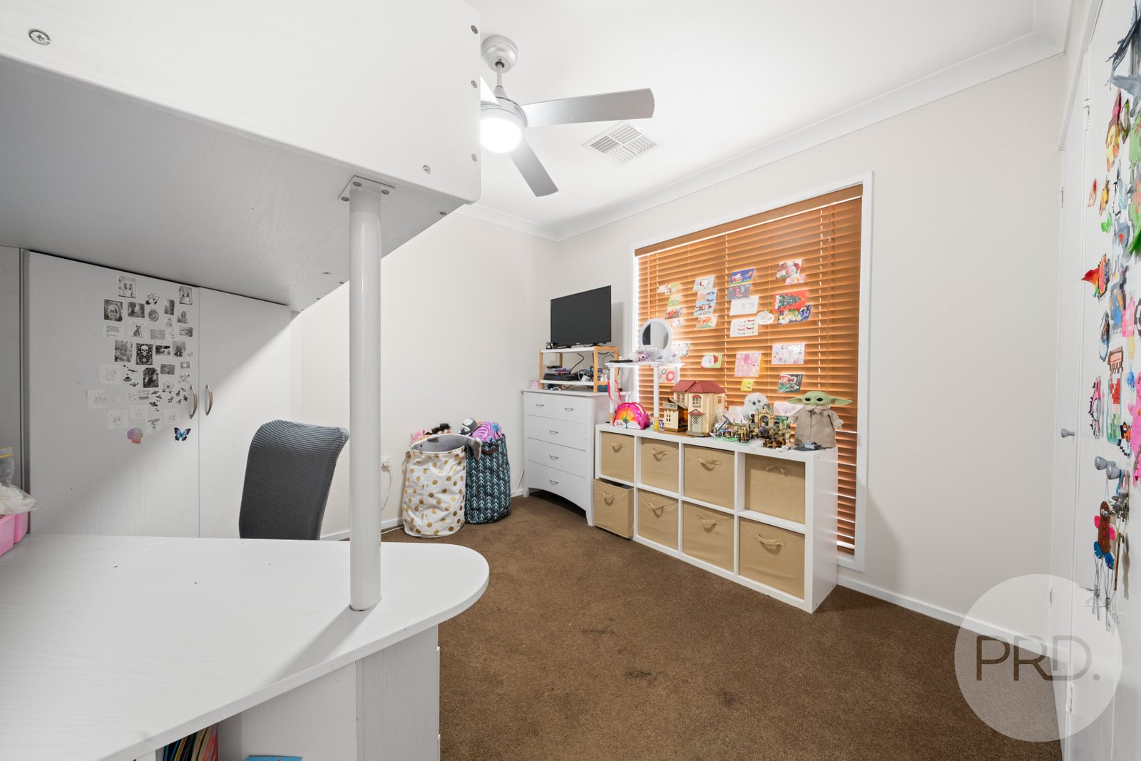 13 Myall Crescent LAKE ALBERT 10