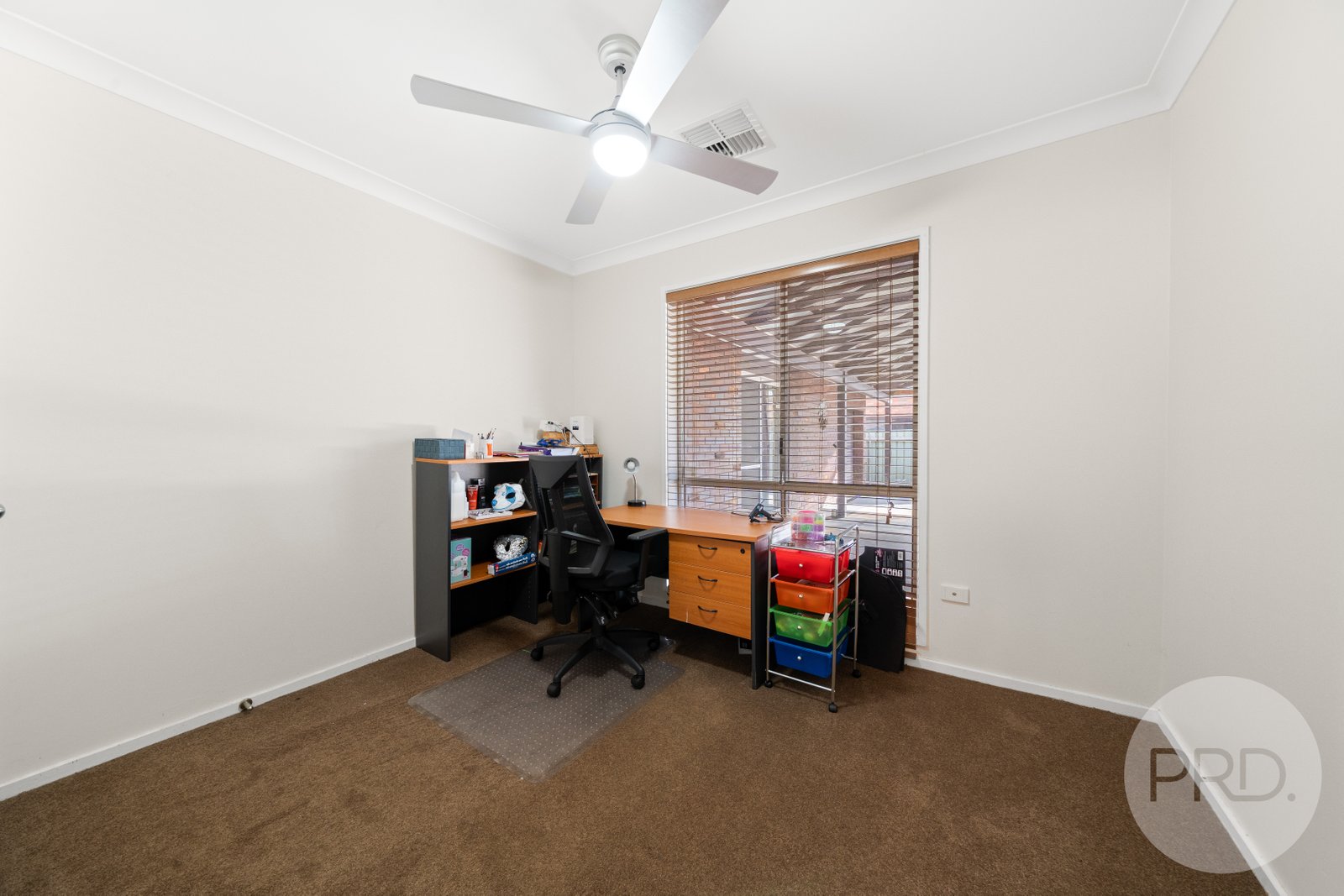 13 Myall Crescent LAKE ALBERT 12