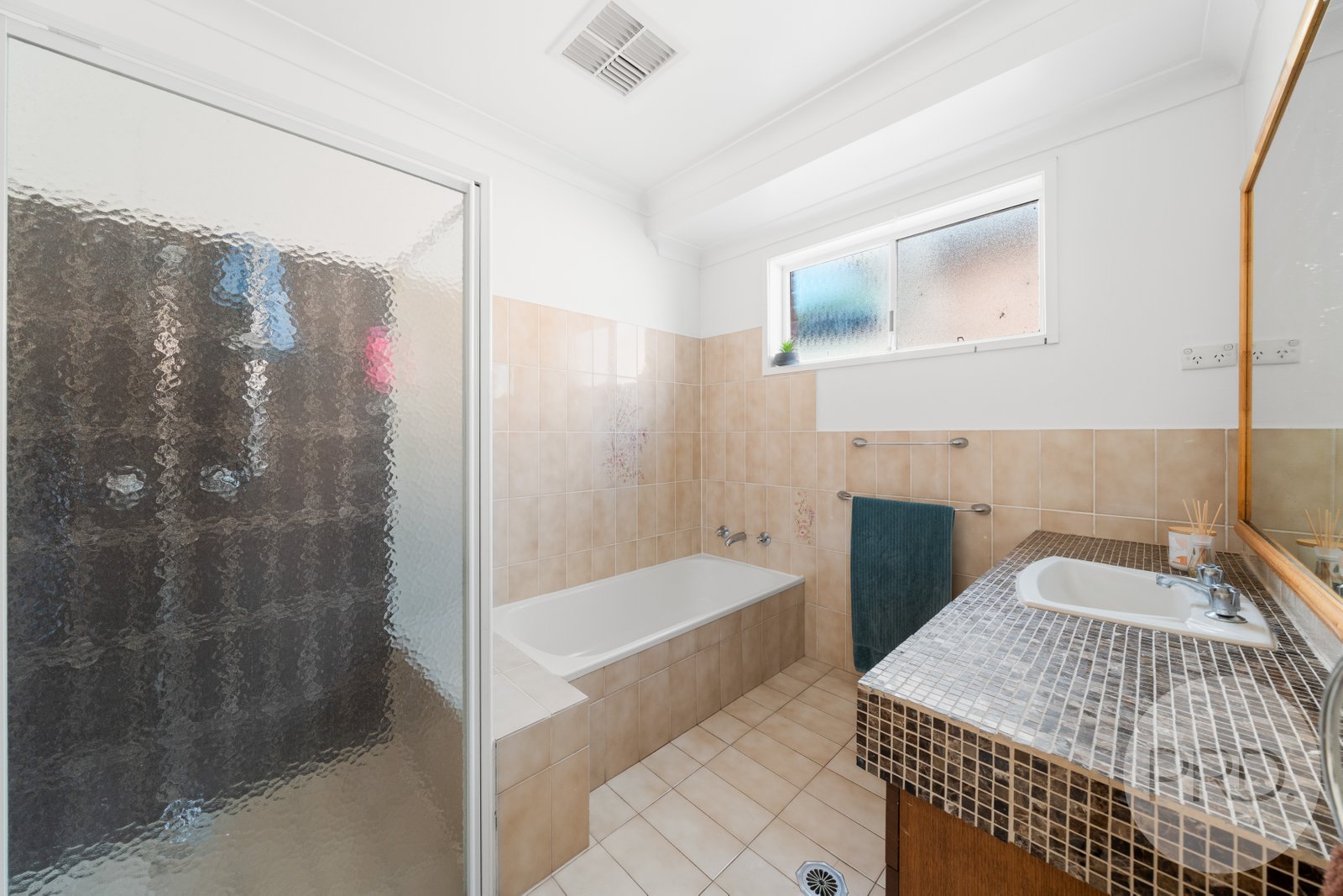 13 Myall Crescent LAKE ALBERT 13