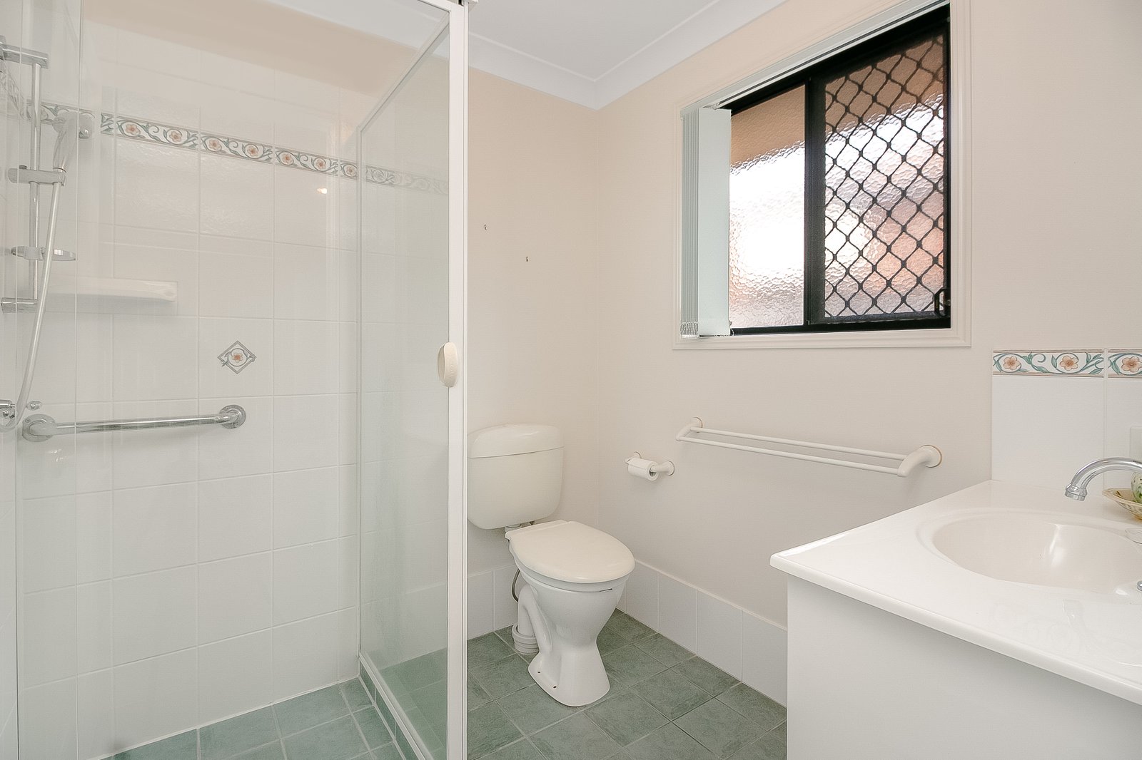 13 Narara Crescent BANORA POINT 7