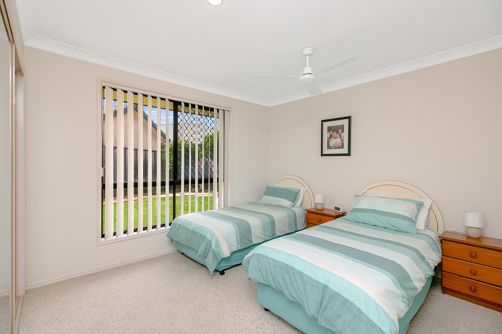 13 Narara Crescent BANORA POINT 9