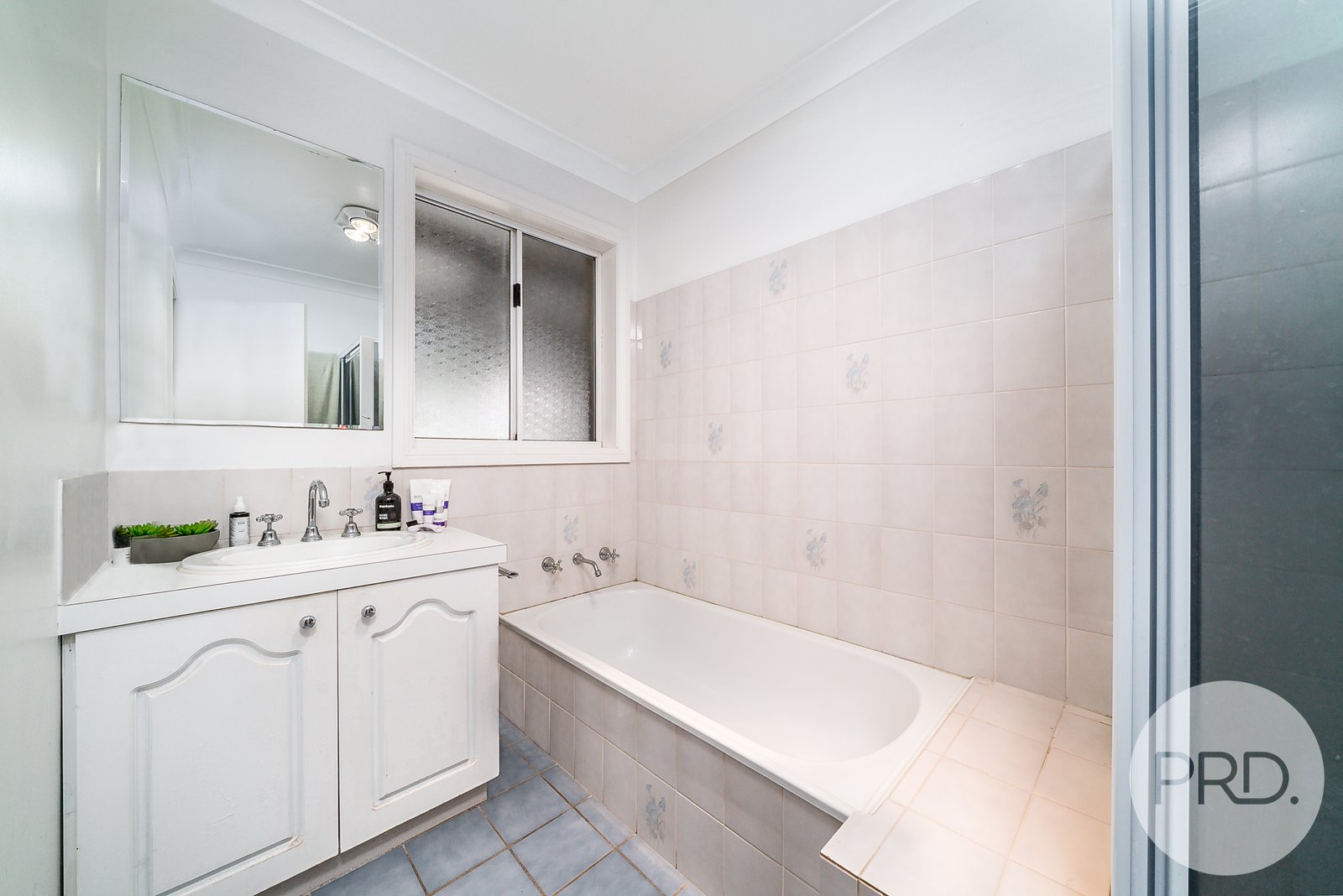 13 Nardoo Street GLENFIELD PARK 8