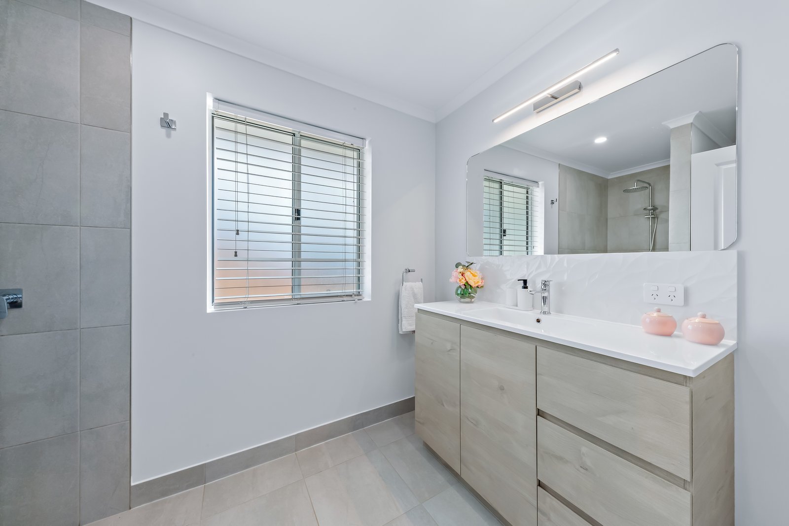 13 Nina Street CANNON VALLEY 17