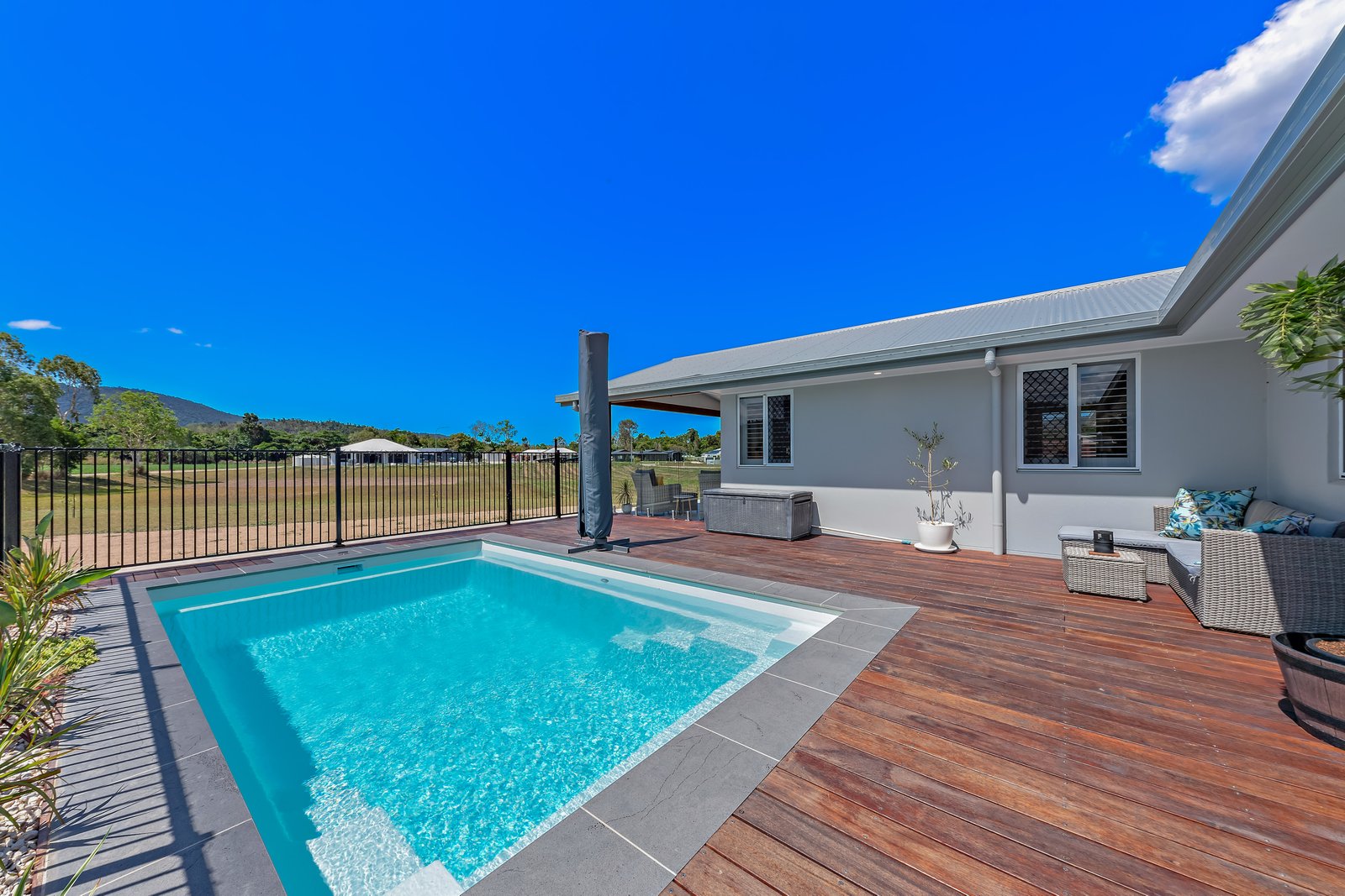 13 Nina Street CANNON VALLEY 19