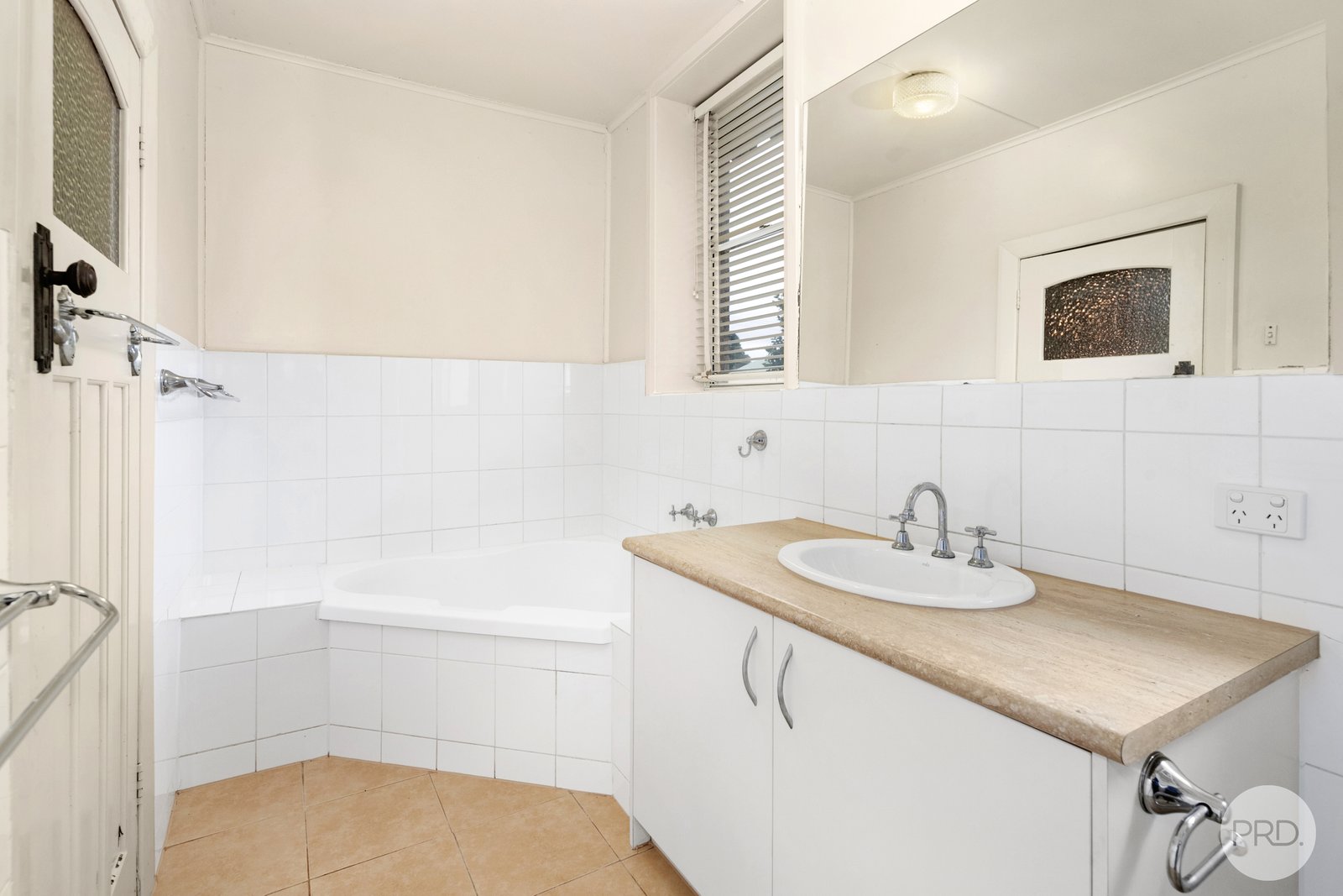 13 North Parade CRESWICK 10