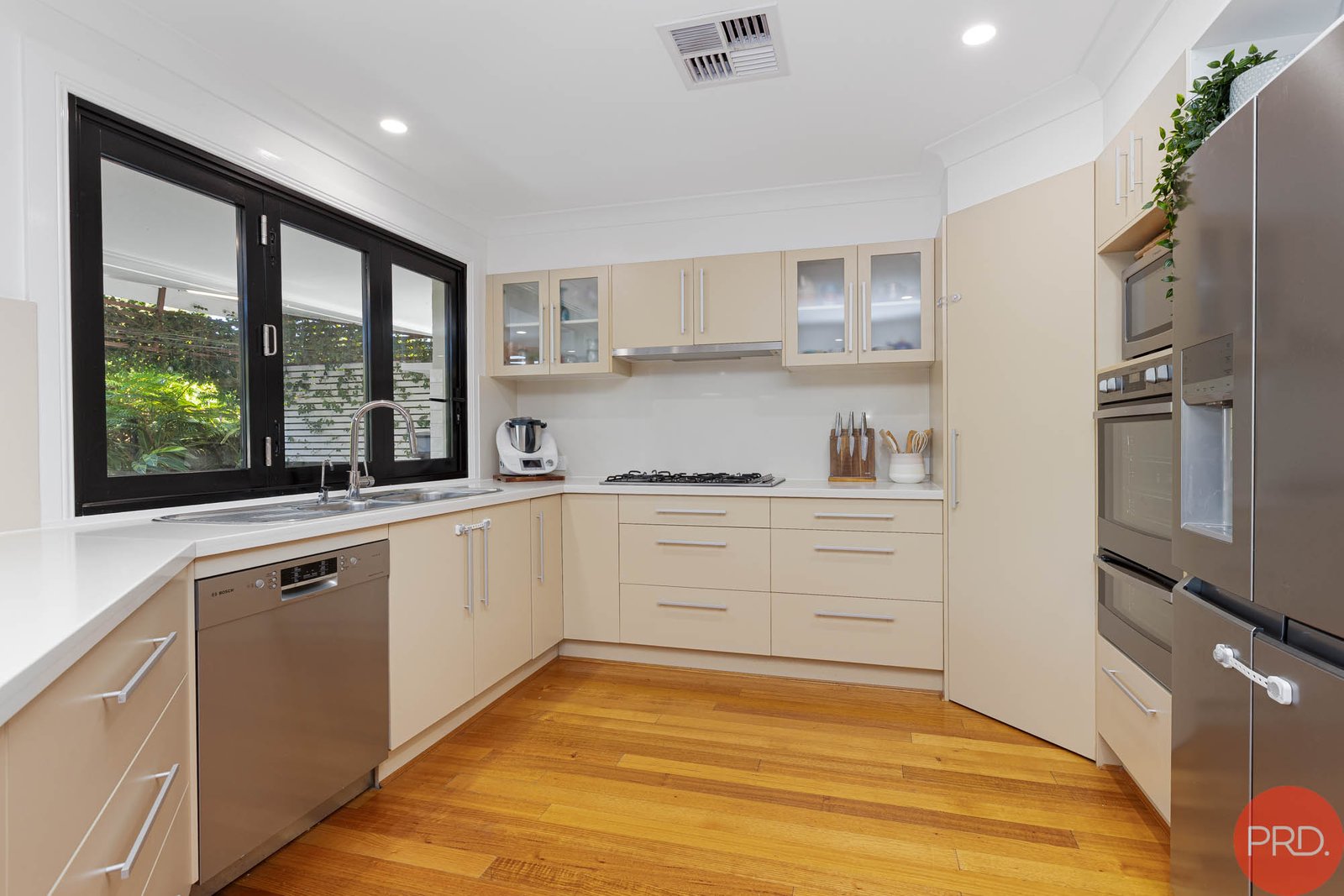 13 Norwich Avenue RAWORTH 11