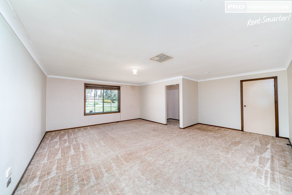 13 Oleander Crescent LAKE ALBERT 4