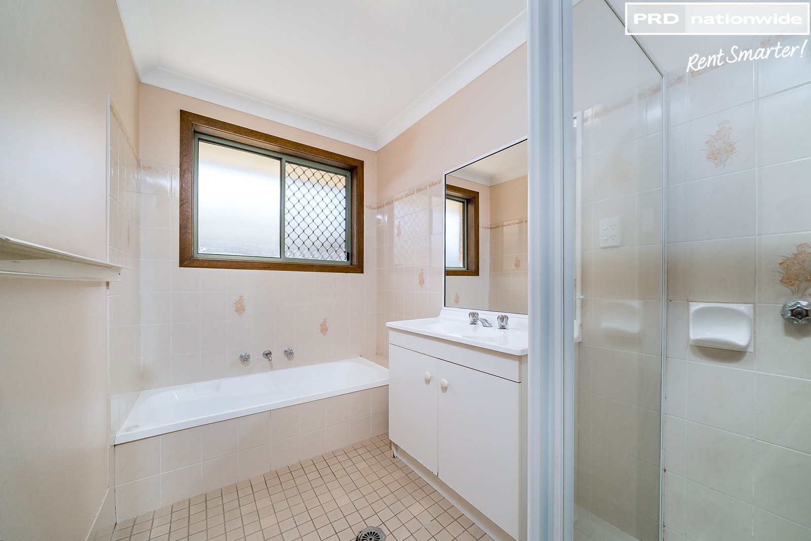 13 Oleander Crescent LAKE ALBERT 6