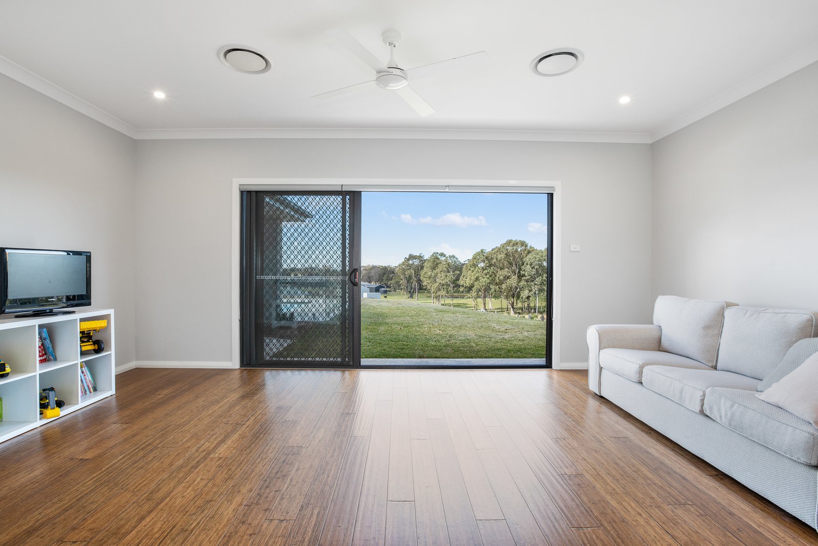 13 Orlando Close WINDELLA 18