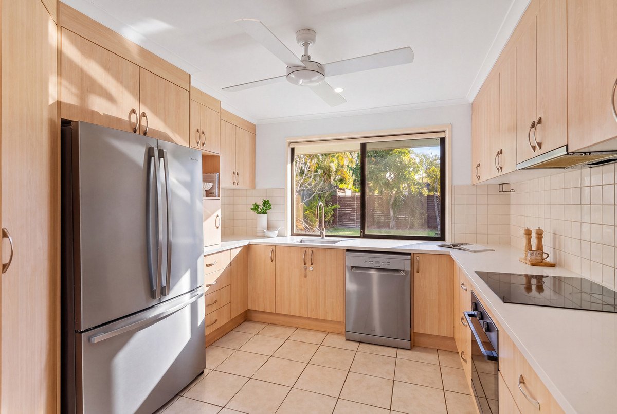 13 Palmwood Court BURLEIGH WATERS 9