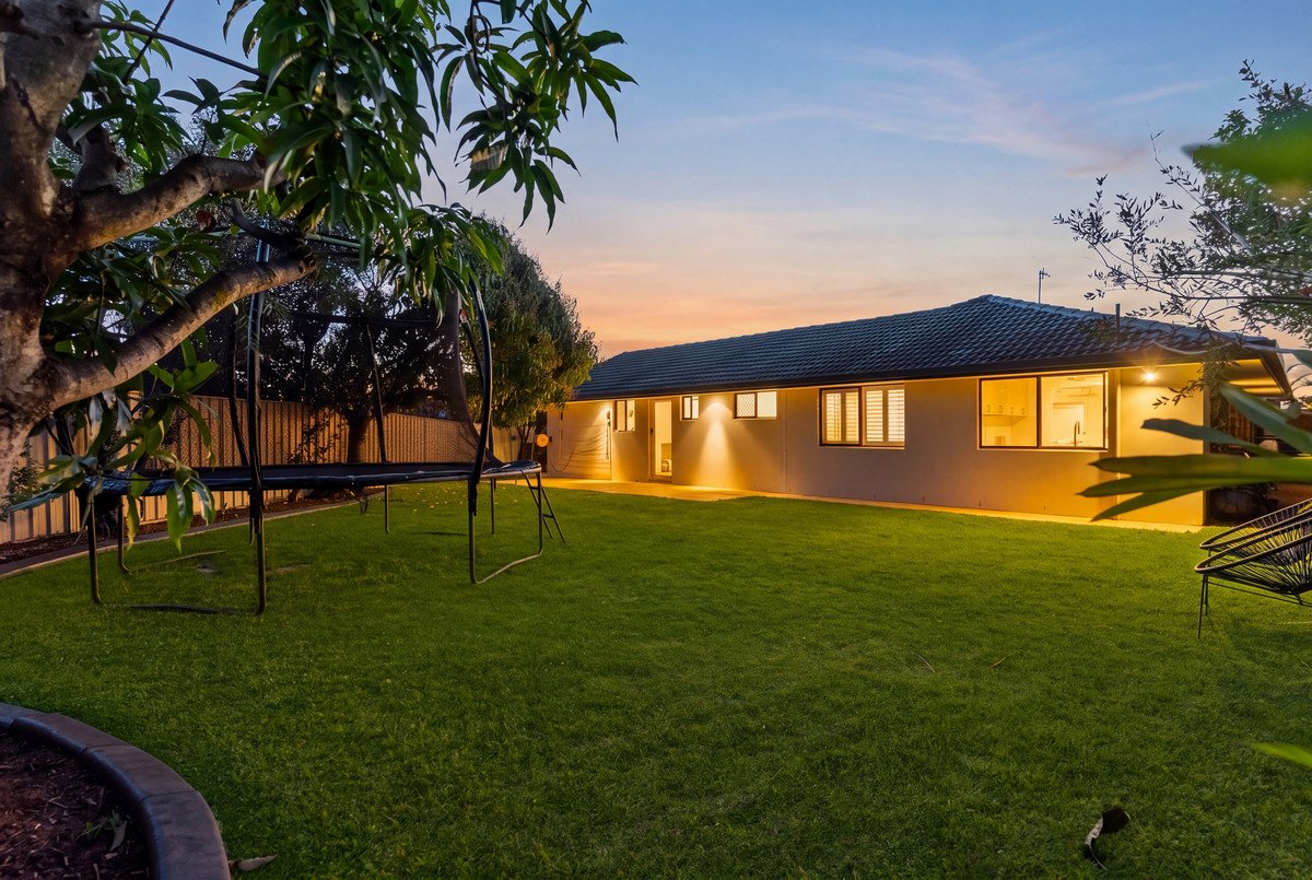 13 Palmwood Court BURLEIGH WATERS 11
