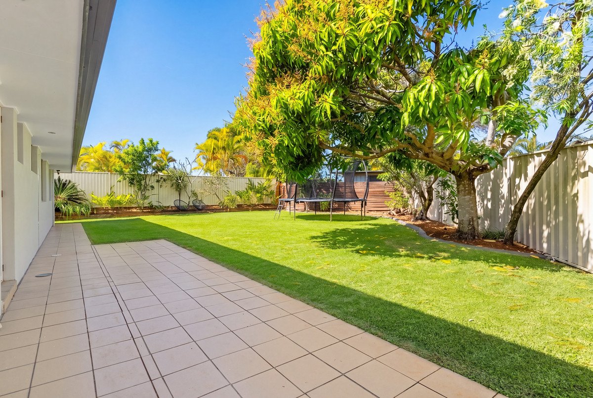 13 Palmwood Court BURLEIGH WATERS 26