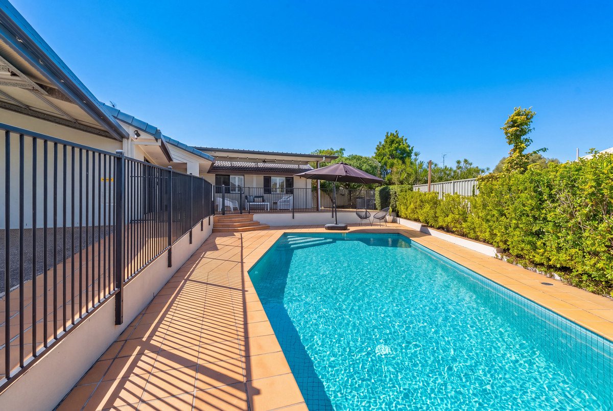 13 Palmwood Court BURLEIGH WATERS 31