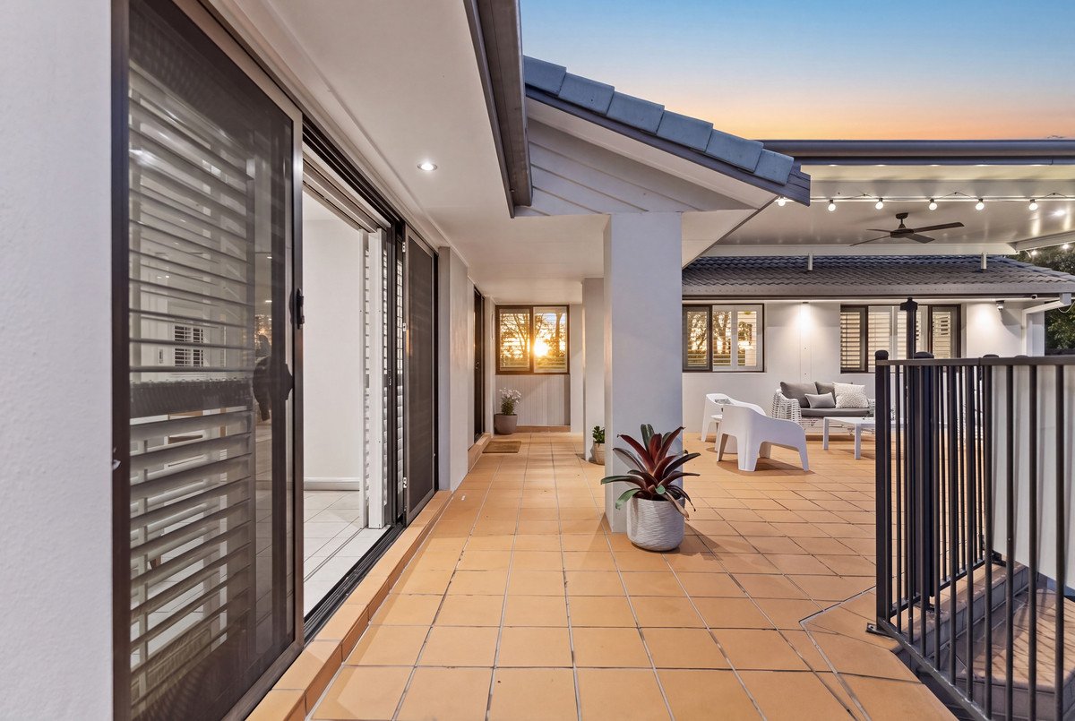 13 Palmwood Court BURLEIGH WATERS 33